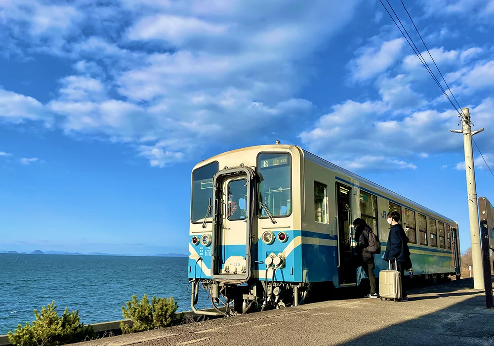 @traveller_withacamera 下灘駅 電車旅（伊予市）