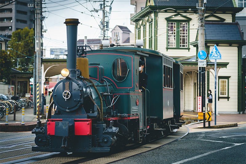 道後温泉駅と坊っちゃん列車