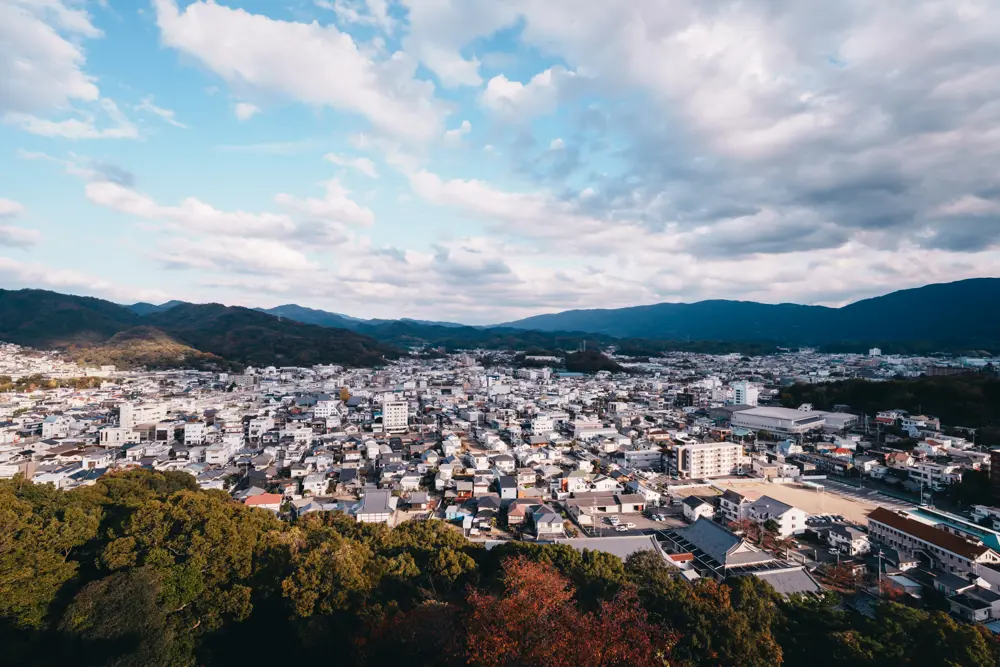 四国中央市の街並み