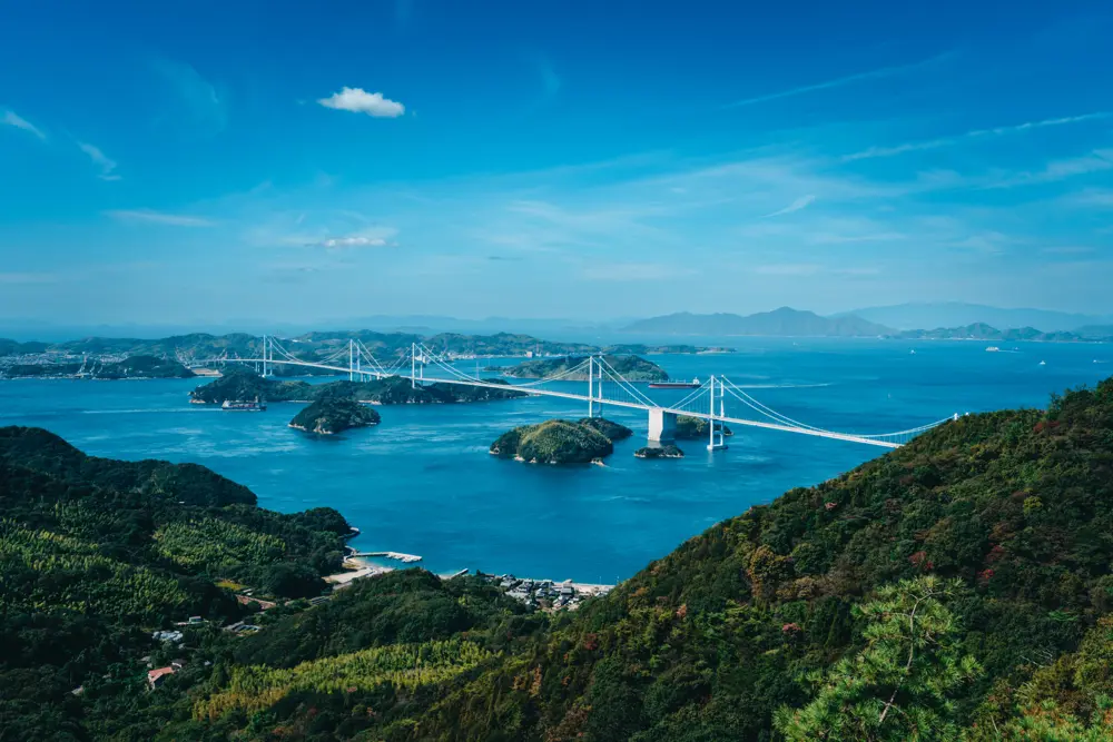 四国八十八景にも選定された「亀老山山頂から望む来島海峡」